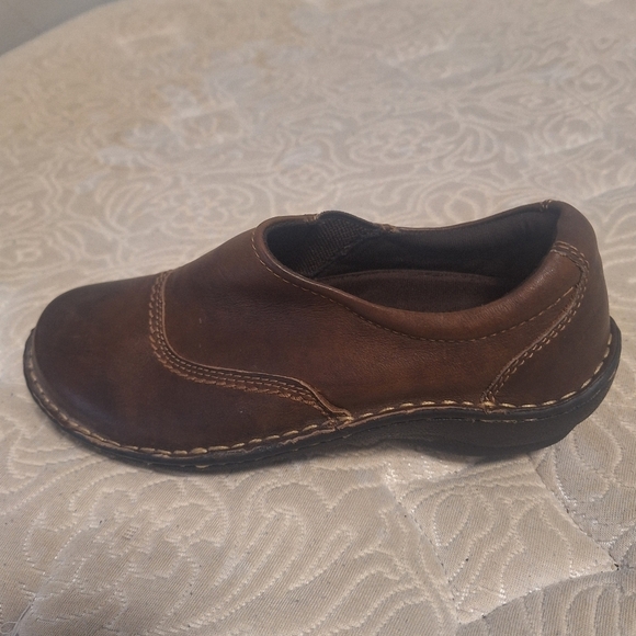 A pair of Eastland womens Hillside leather loafers in a size 7.5M. Pre-loved - Picture 5 of 11